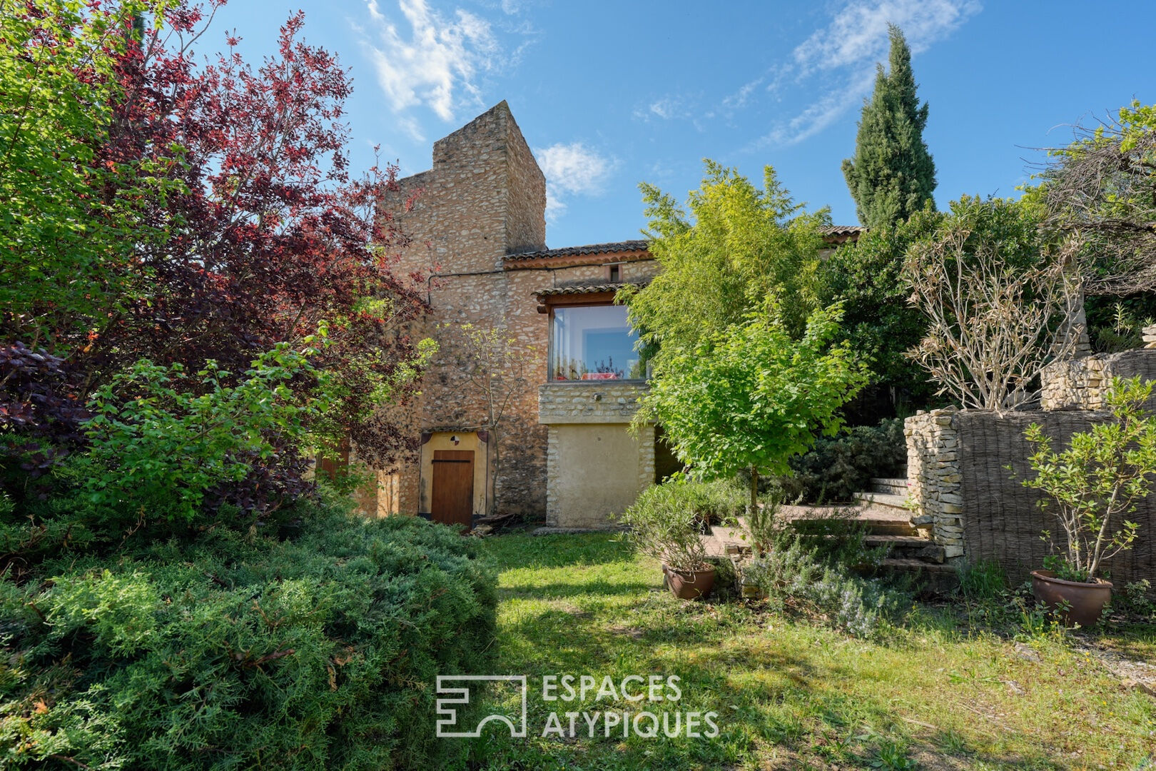 Charmante Maison de Village et son jardin à Mallefougasse-Auges