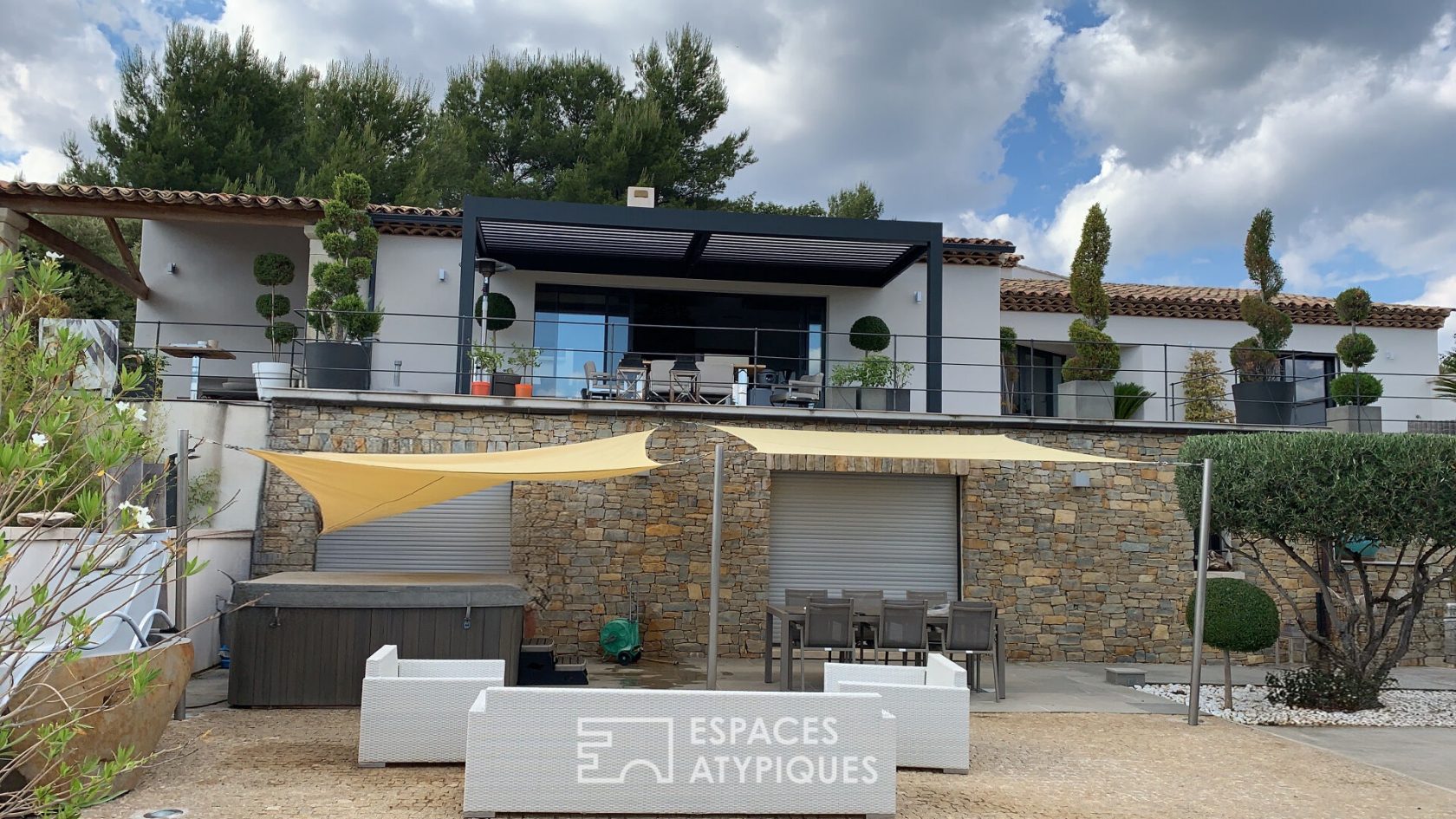 Villa contemporaine – 10 pièces – 413 m² – Oraison
