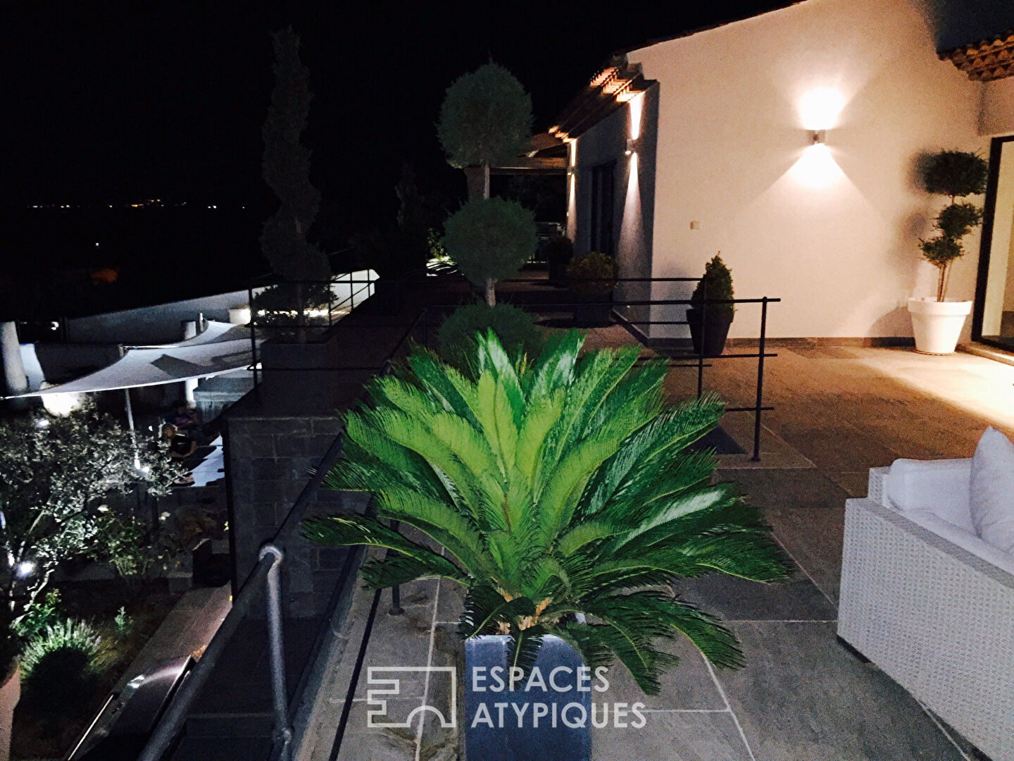 Villa contemporaine – 10 pièces – 413 m² – Oraison