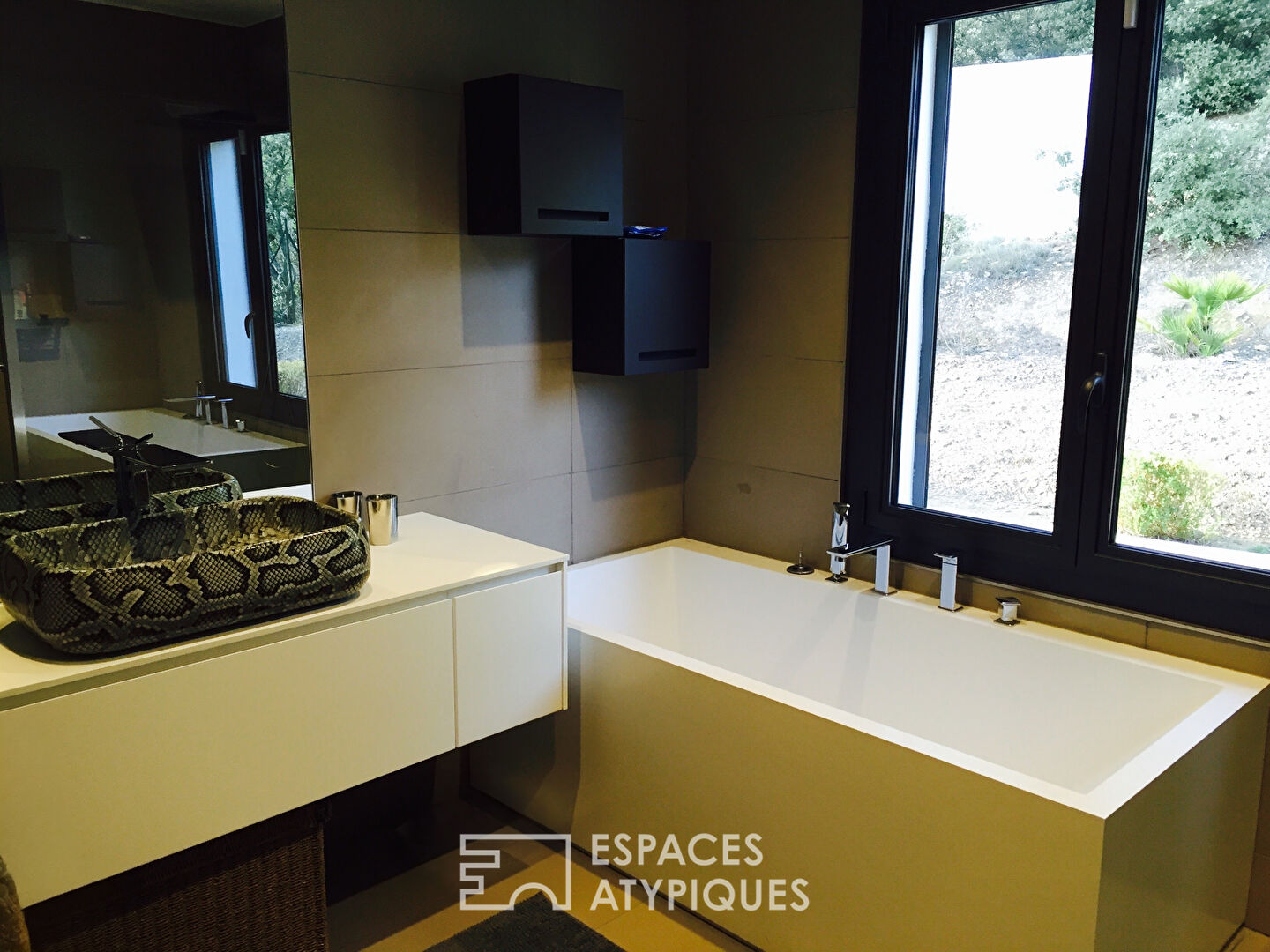 Villa contemporaine – 10 pièces – 413 m² – Oraison