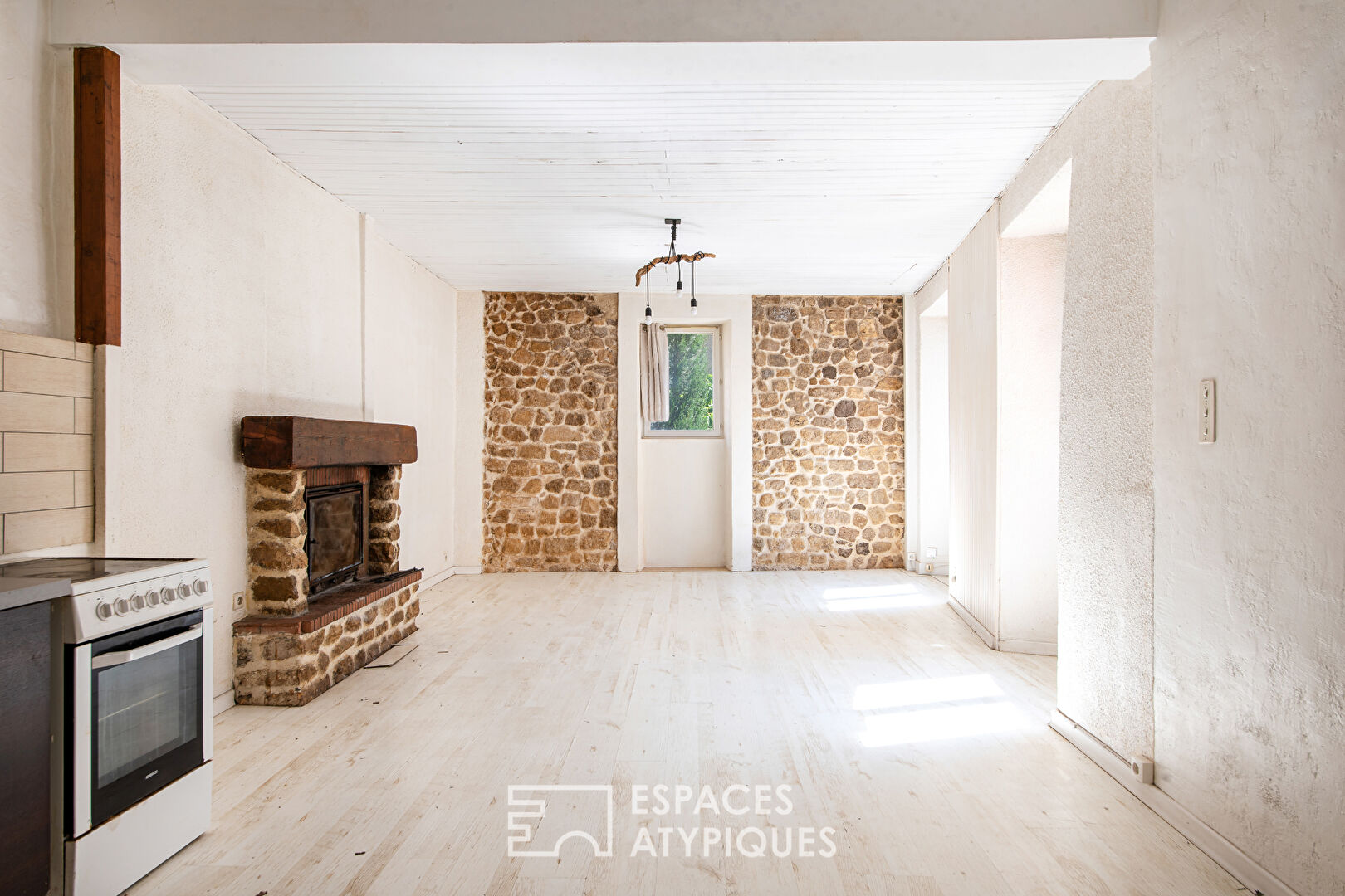 Stone village house – private garden and roof terrace