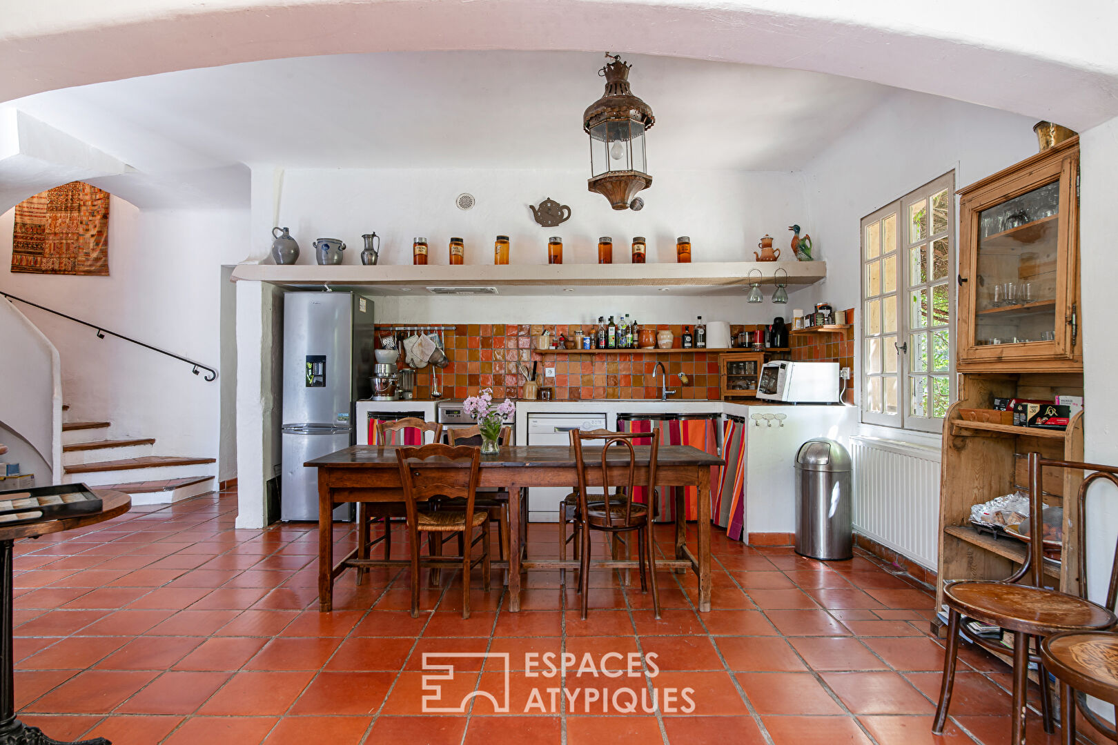 Charming property with gîte, 8600 sqm wooded park and swimming pool