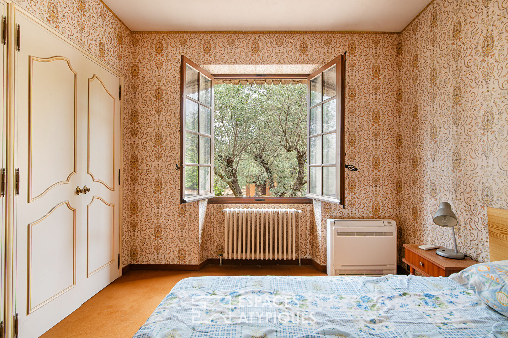Bastide en pierre 163m² avec vue panoramique, piscine et potentiel d’agrandissement