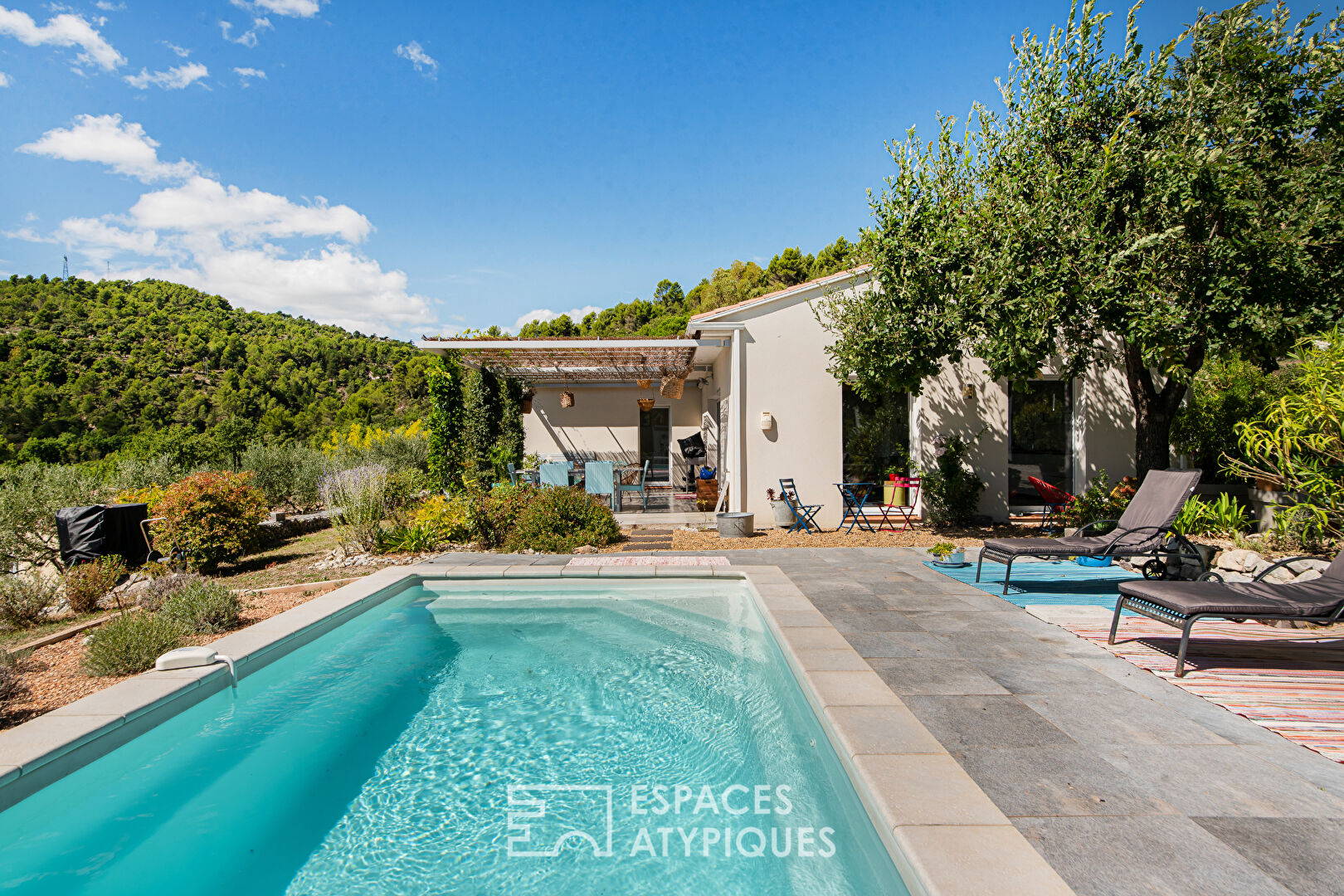Maison contemporaine avec studio et vue exceptionnelle