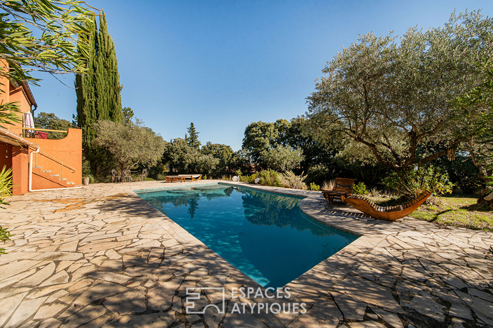 Vaste maison familiale en Provence