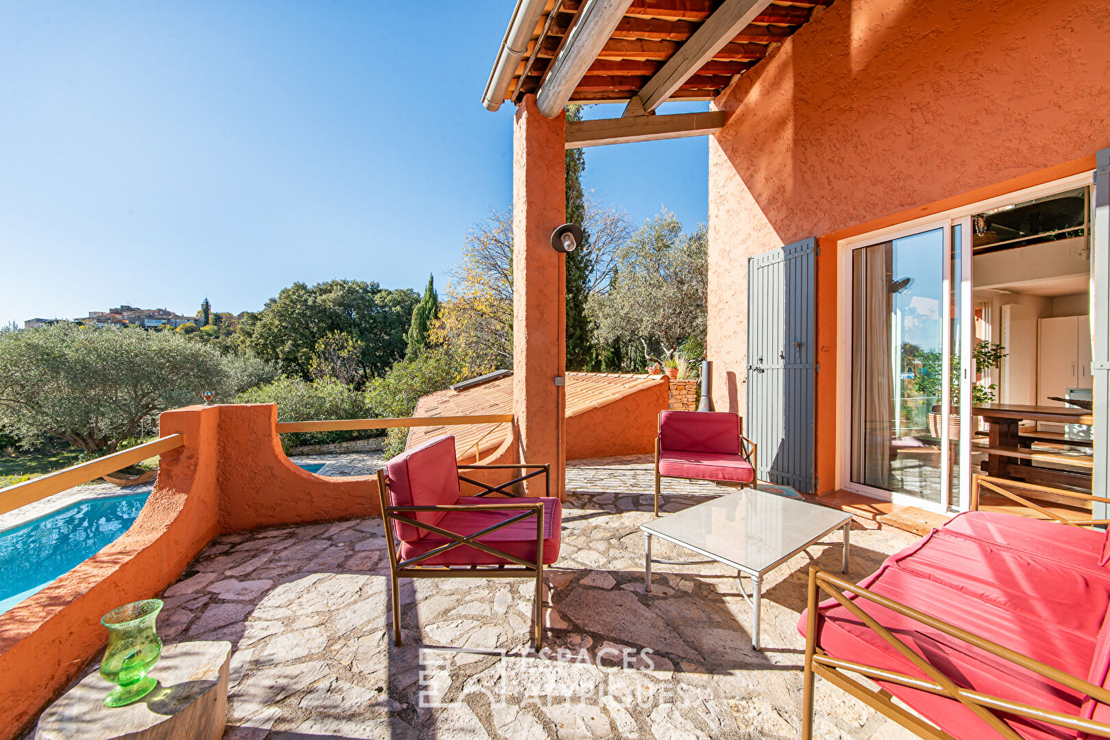 Vaste maison familiale en Provence