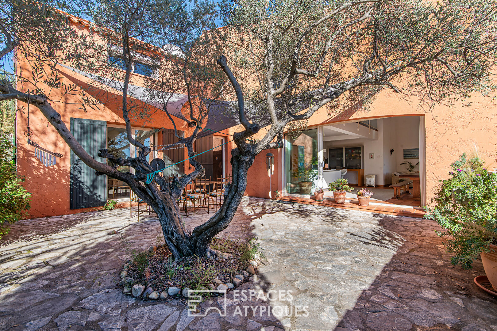 Vaste maison familiale en Provence