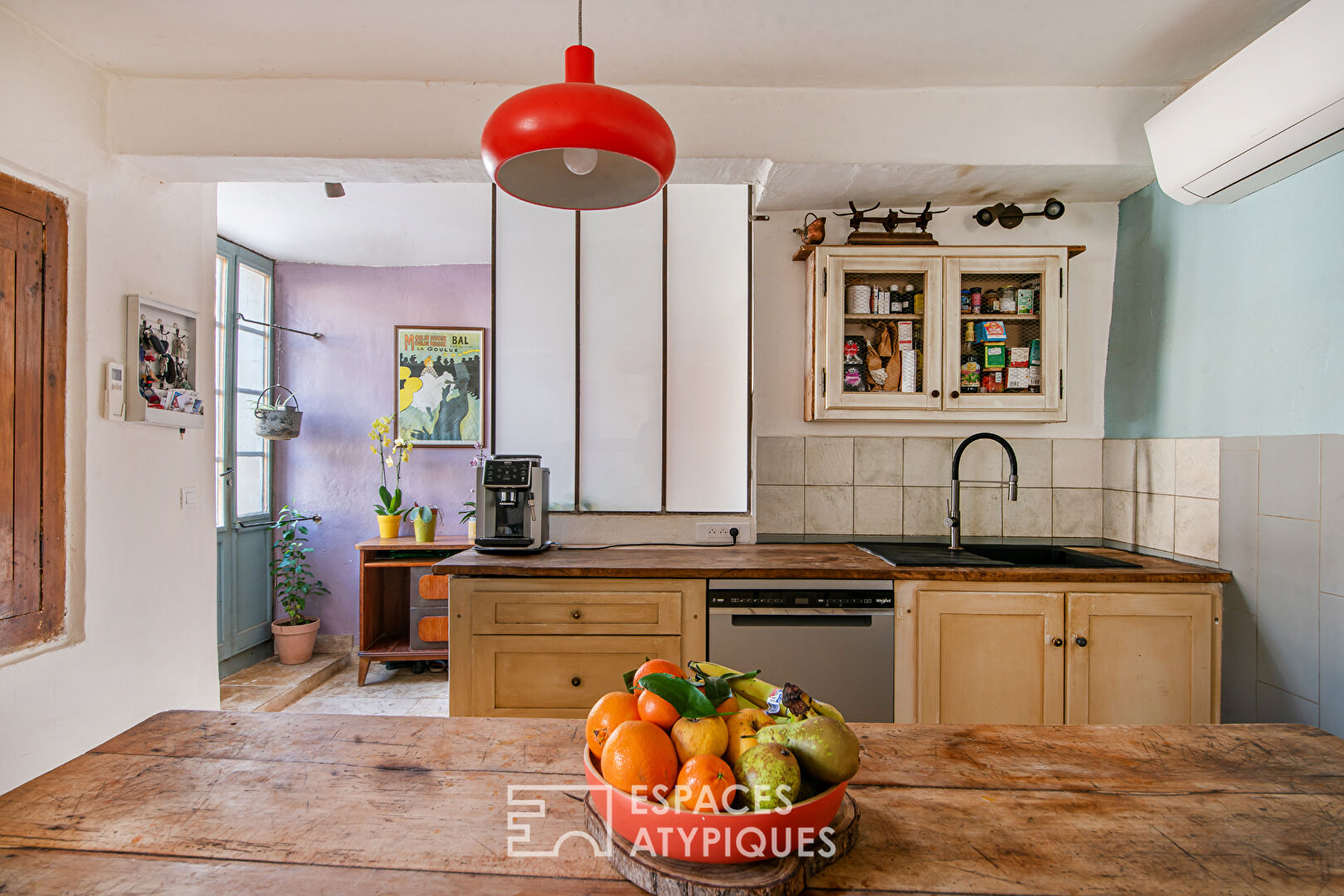 Maison de village de 170m2 – 179 m² de terrain avec cour, piscine et local commercial