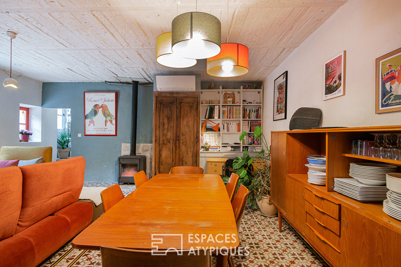 Maison de village de 170m2 – 179 m² de terrain avec cour, piscine et local commercial