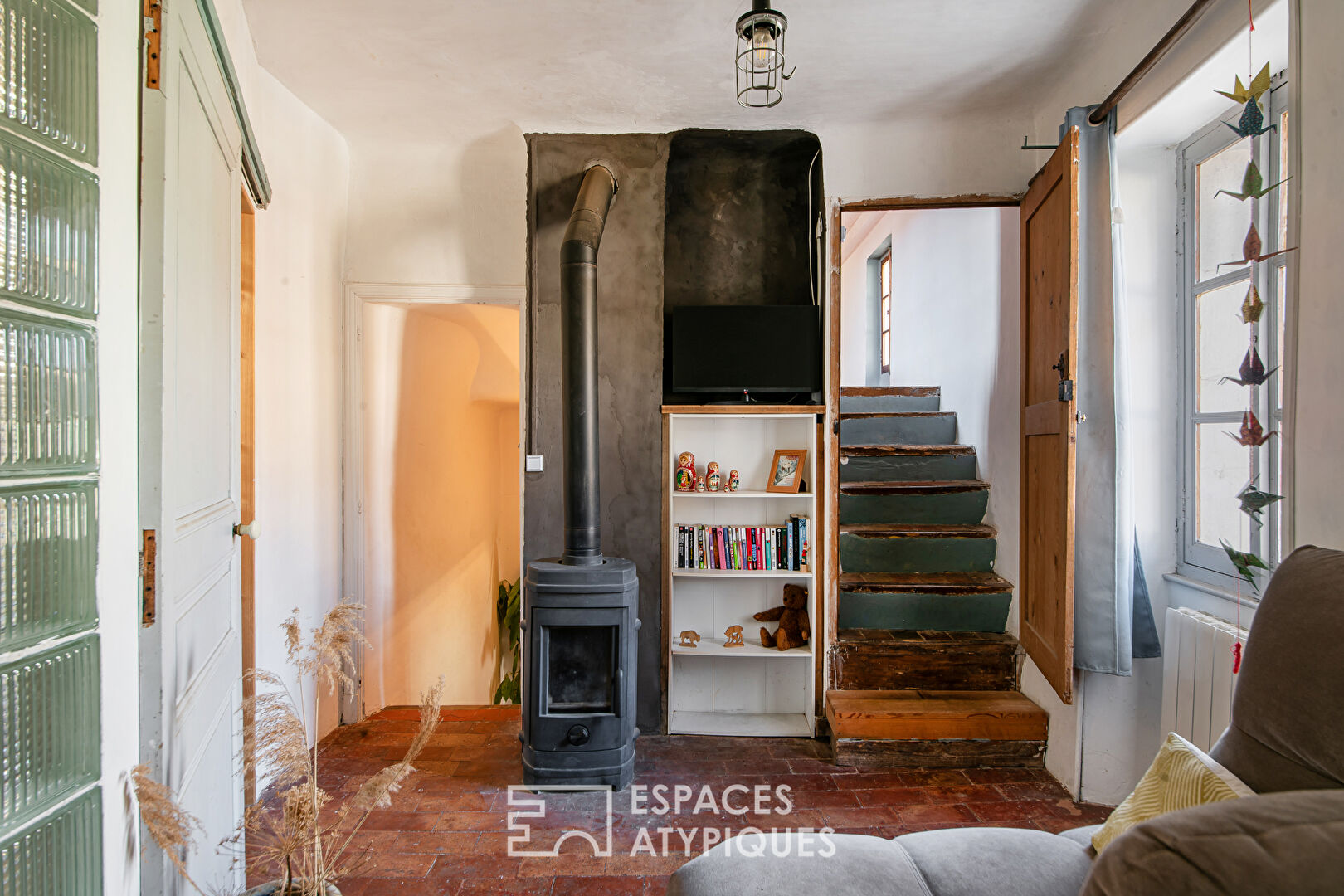 Maison de village de 170m2 – 179 m² de terrain avec cour, piscine et local commercial