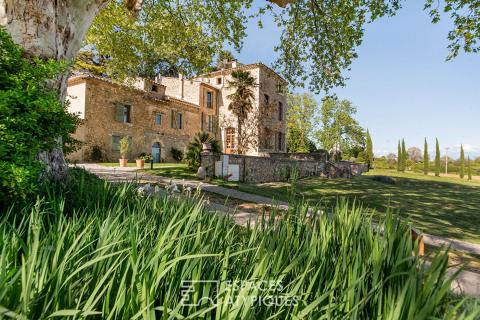 Coup de coeur absolu ! Bastide du XVIIIe siècle et domaine d&rsquo;exception au coeur du Luberon