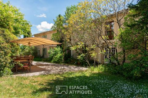 Entre nature et lumière, une bastide du XVIIIe siècle au pied de la montagne de Lure