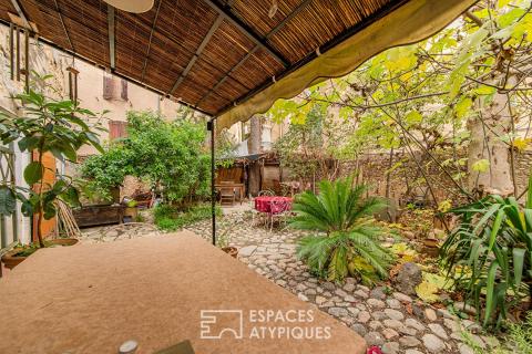 La maison de village et son joli jardin au pays des lavandes