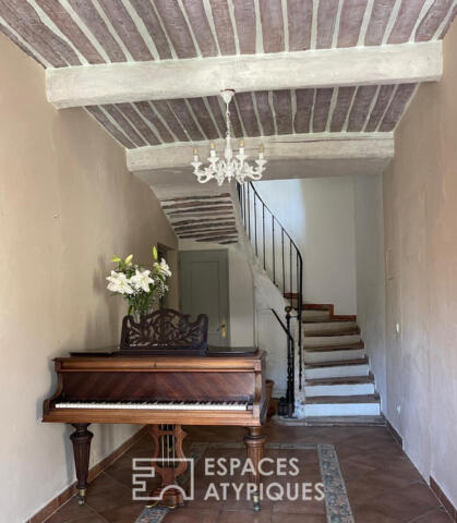 Maison de maître au pied de la colline de Montfuron – Reillanne