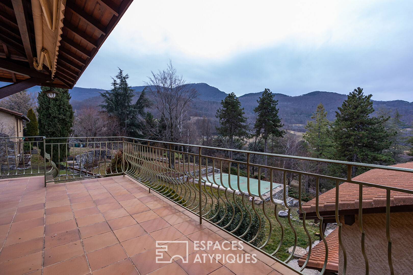 Superb property for family or professional project