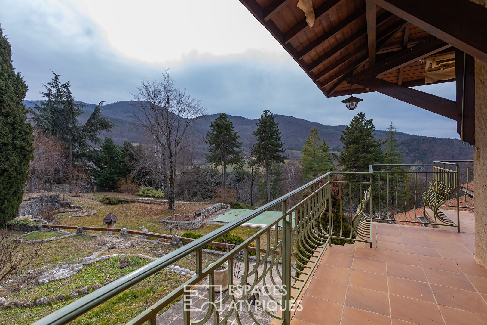 Superb property for family or professional project