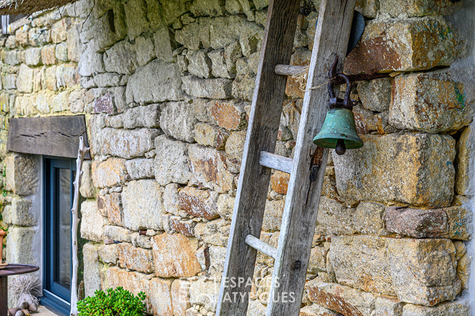 Charming renovated cottage a stone’s throw from the coastal paths