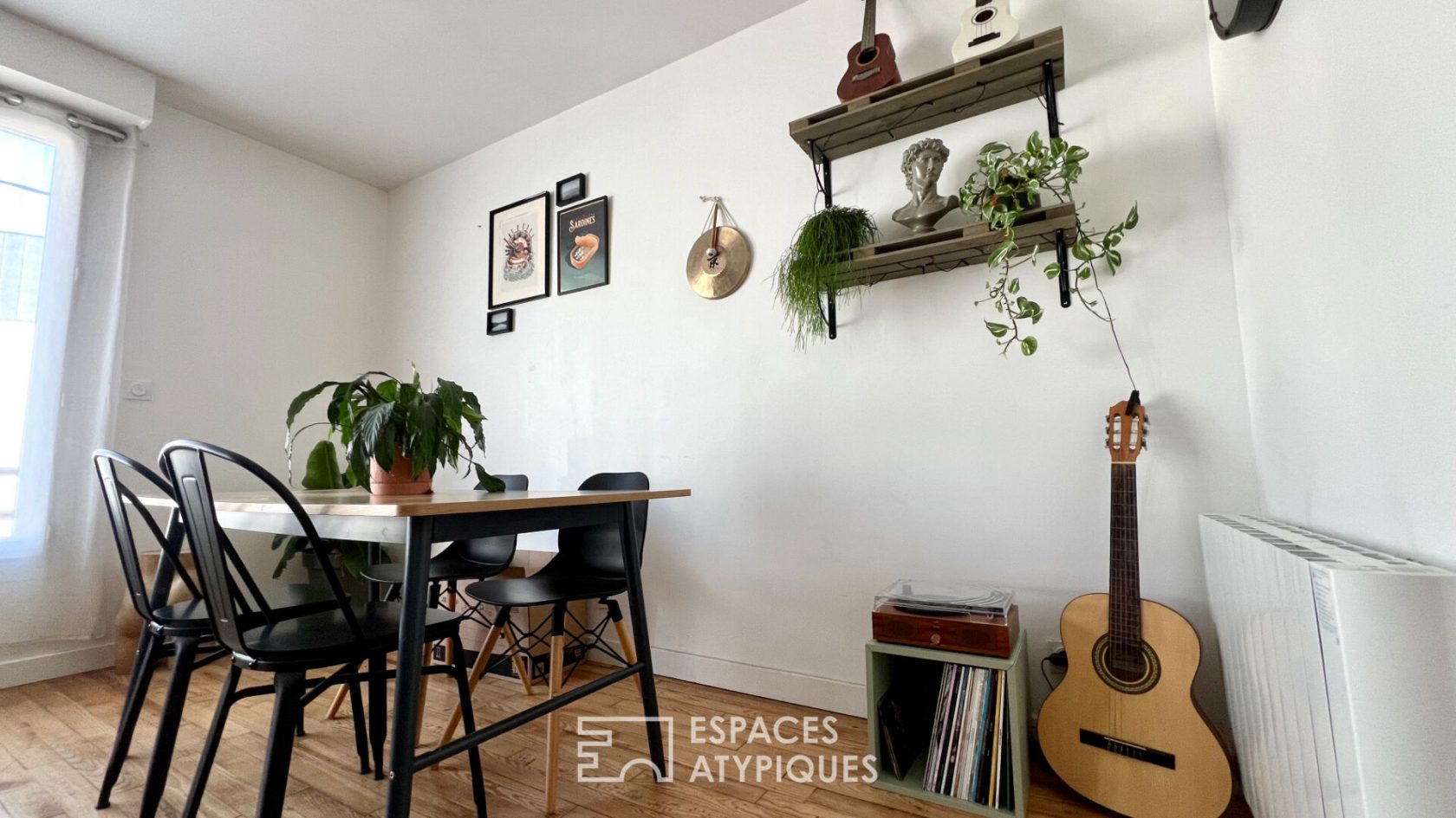 Charmant appartement de 3 pièces rénové avec garage à Merville