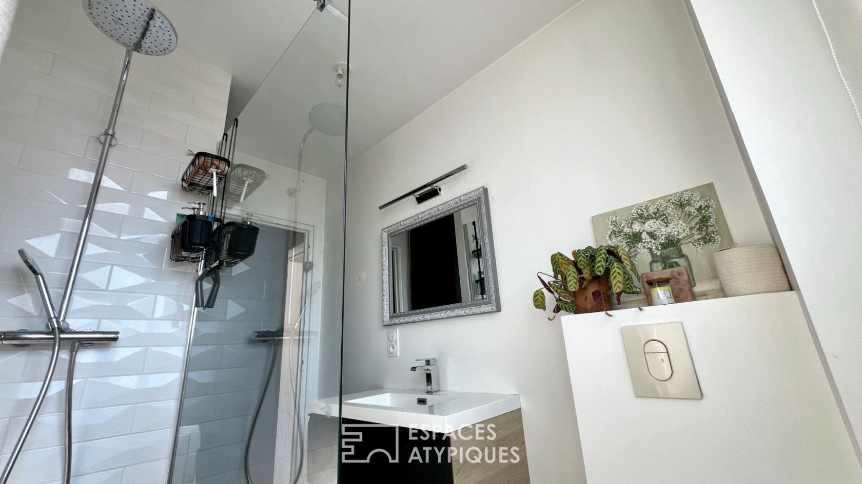 Charmant appartement de 3 pièces rénové avec garage à Merville