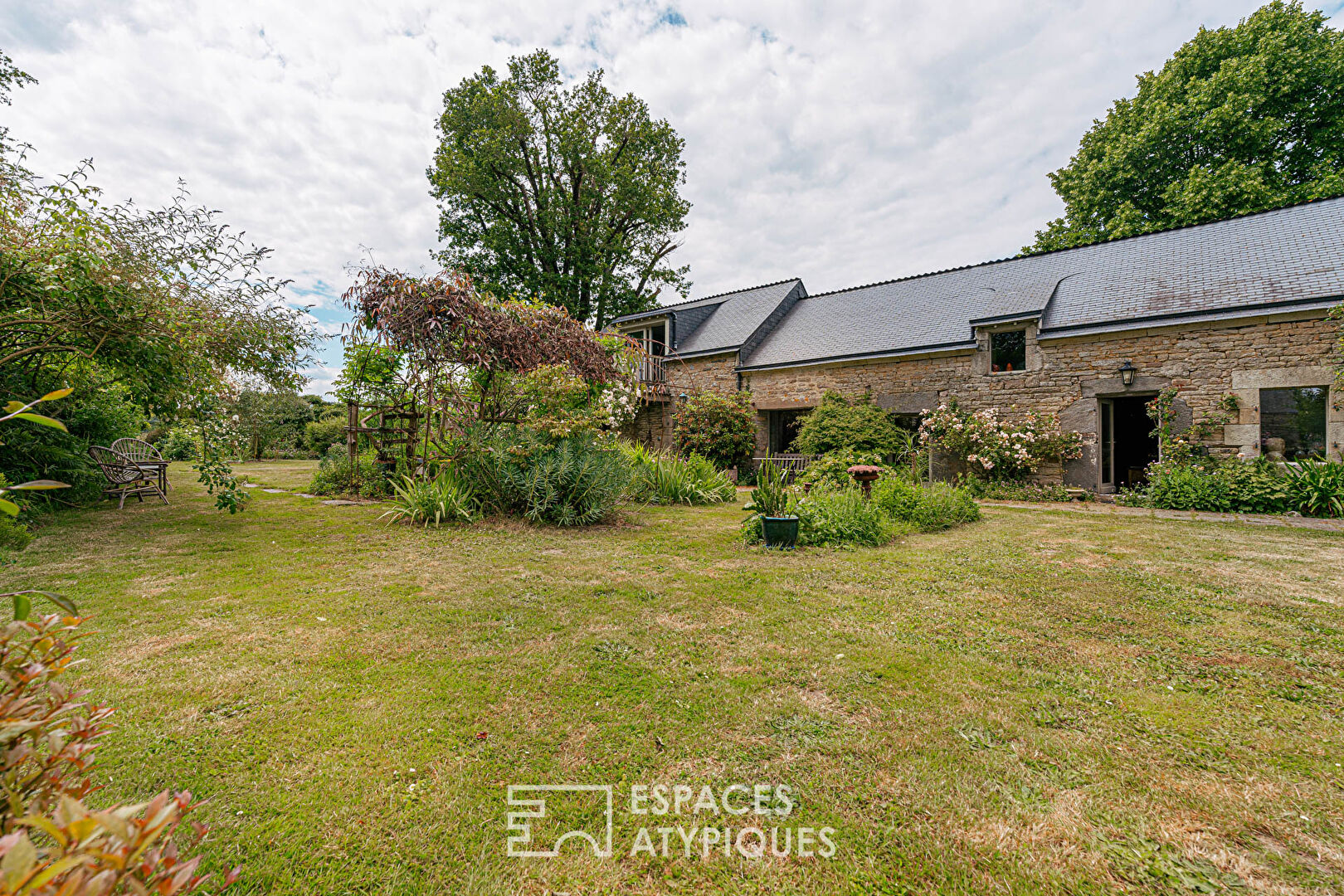 Petit Paradis sur un hectare et demi de campagne