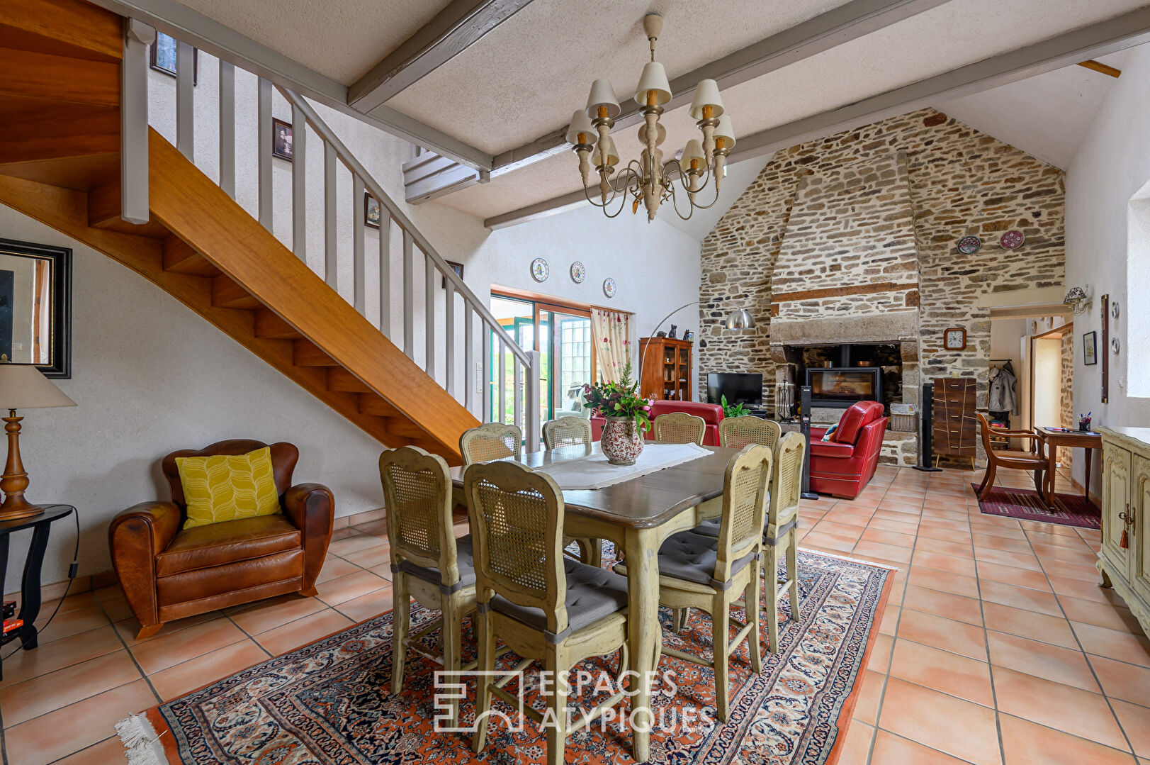 Charming spacious farmhouse in the heart of the village
