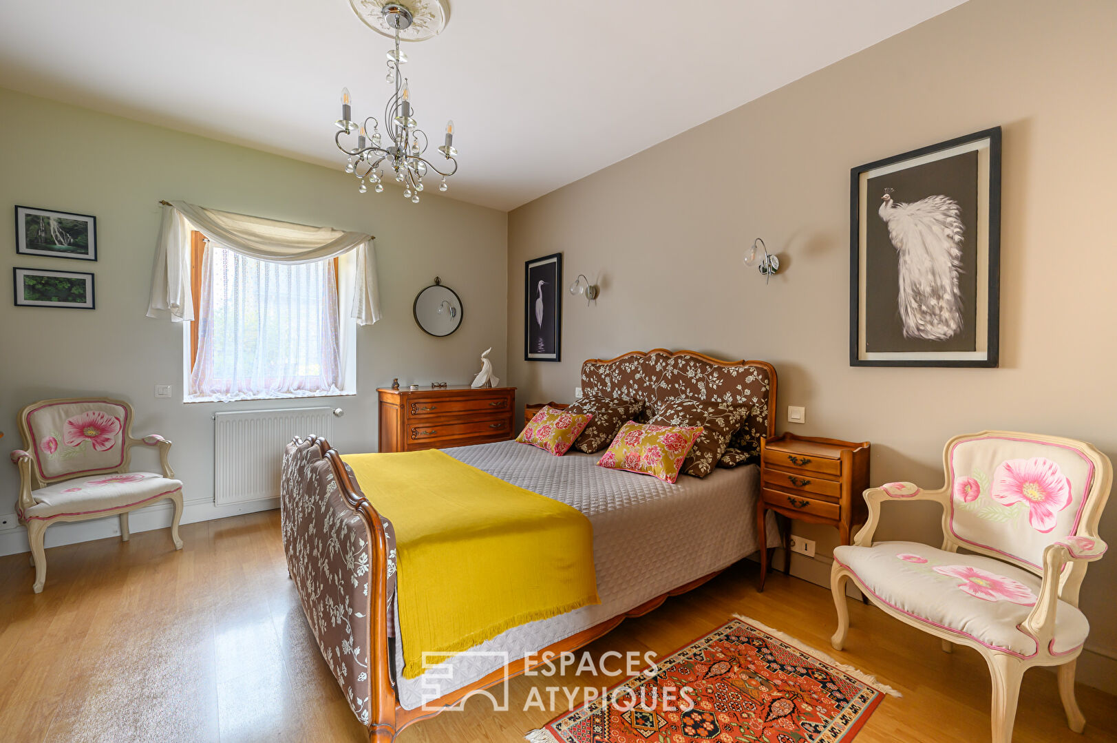 Charming spacious farmhouse in the heart of the village