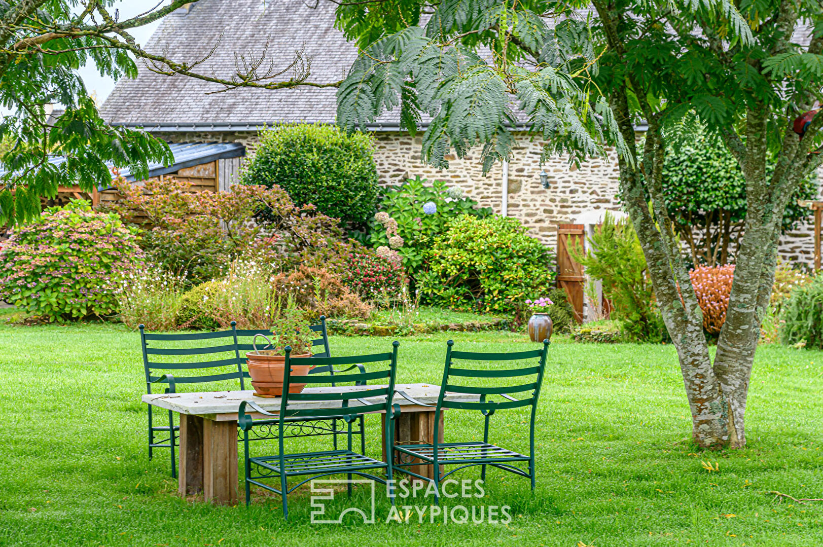 Charming spacious farmhouse in the heart of the village