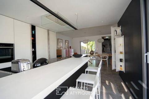 Exceptional architect-designed house with swimming pool