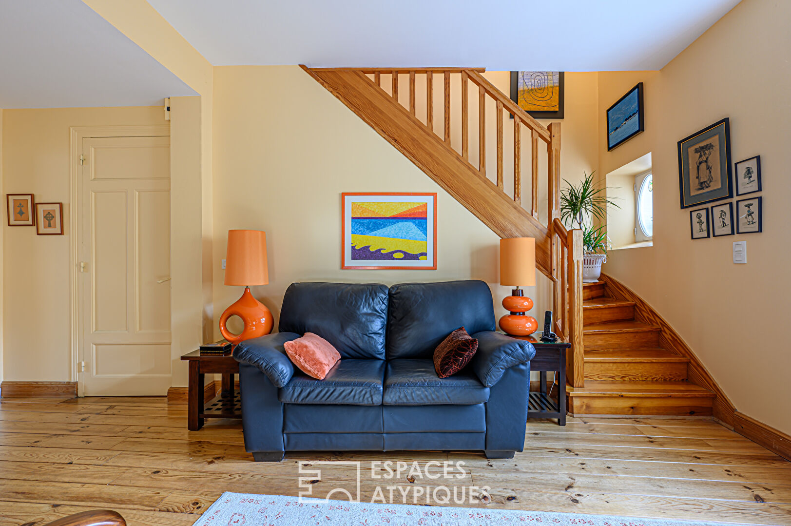 Art Deco house in the heart of a small, popular and authentic port