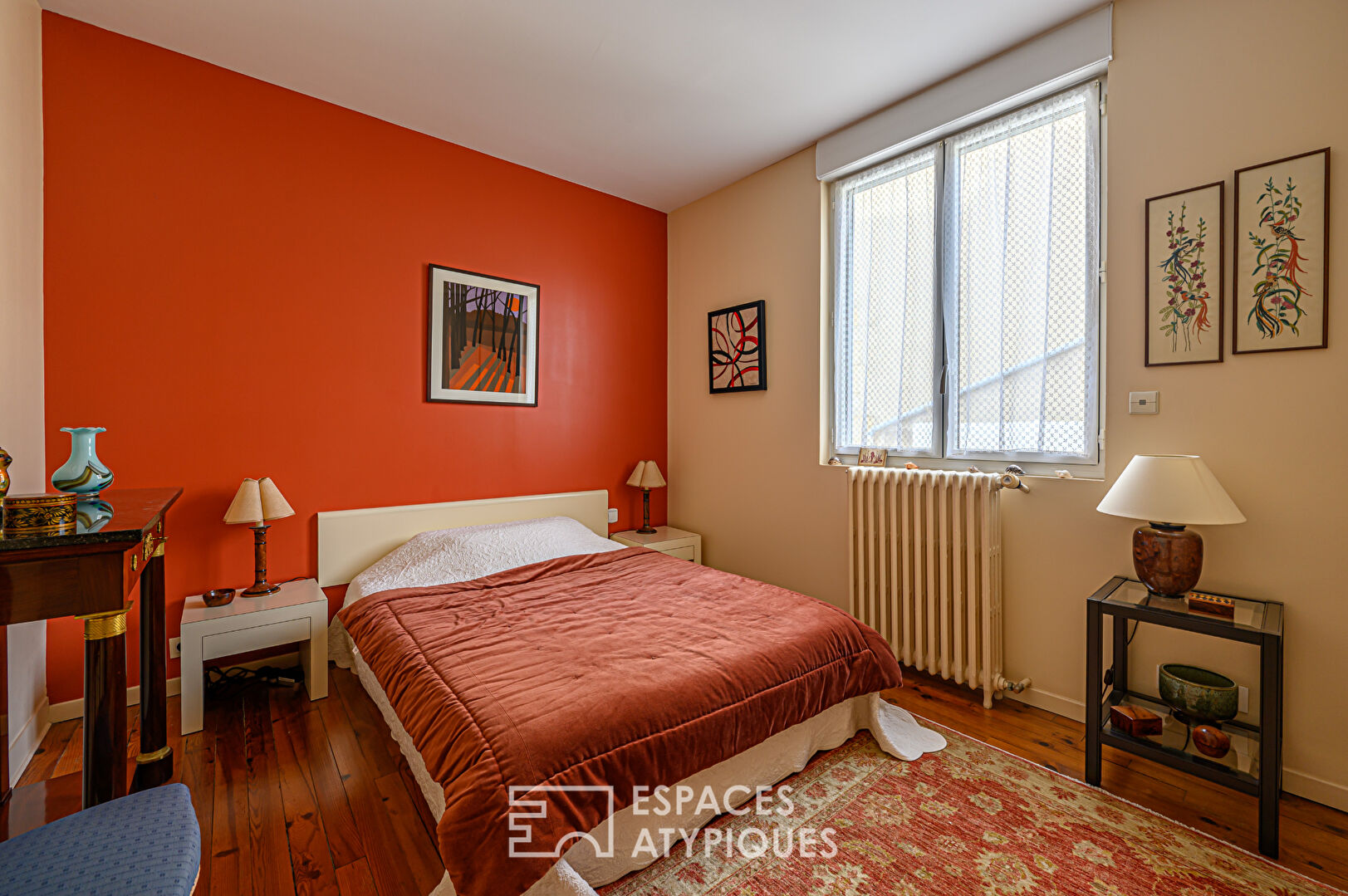 Art Deco house in the heart of a small, popular and authentic port