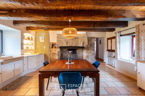 Charme et authenticité : superbe chaumière en pierre aux portes de Vannes
