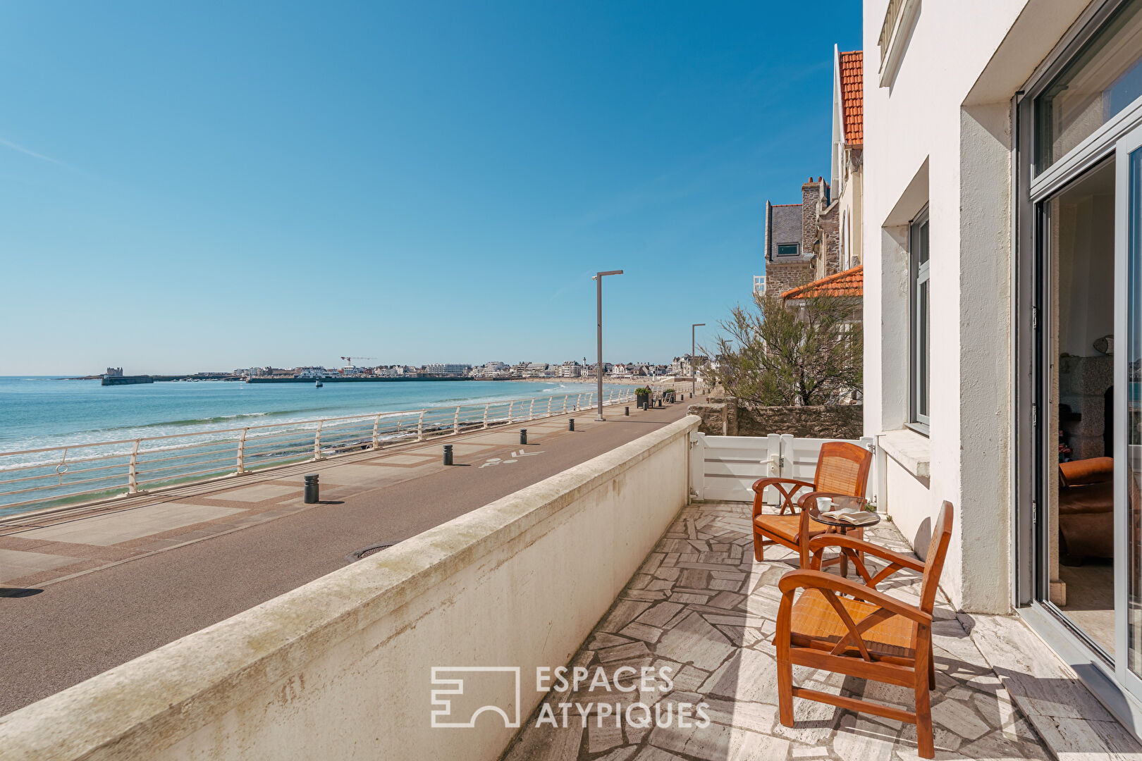 1920s house facing the Grande Plage in Quiberon