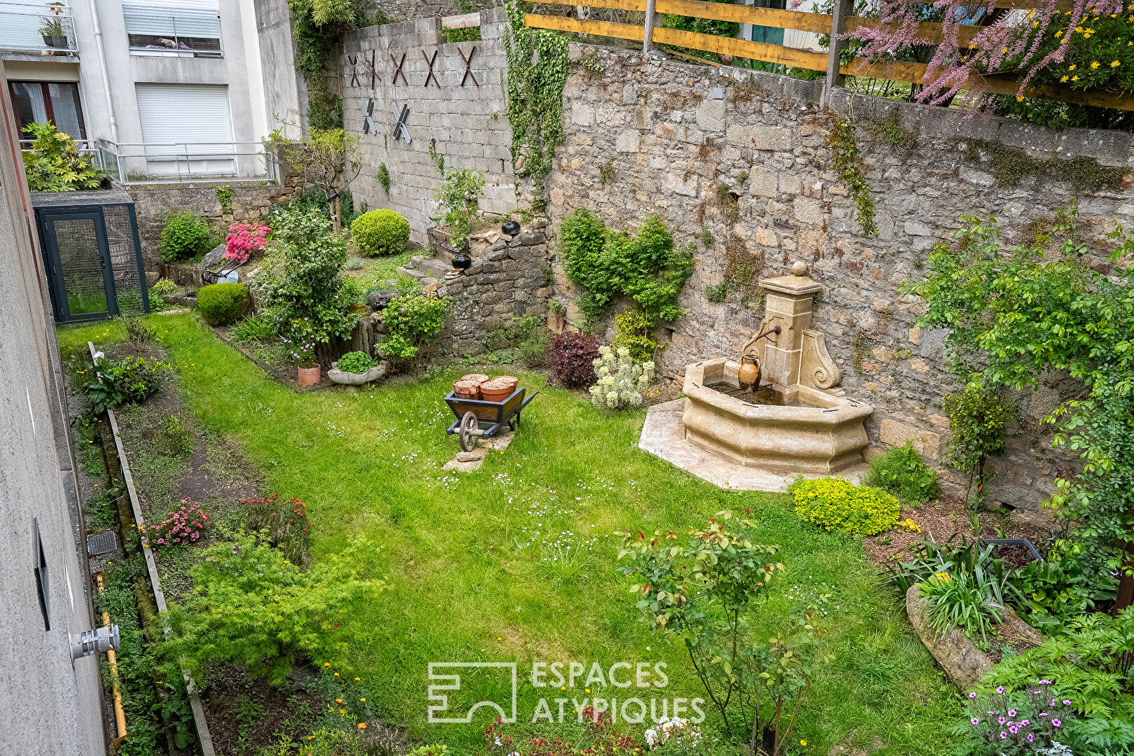 Maison d’architecte au coeur d’Hennebont, avec jardin, terrasse et vue sur le Blavet