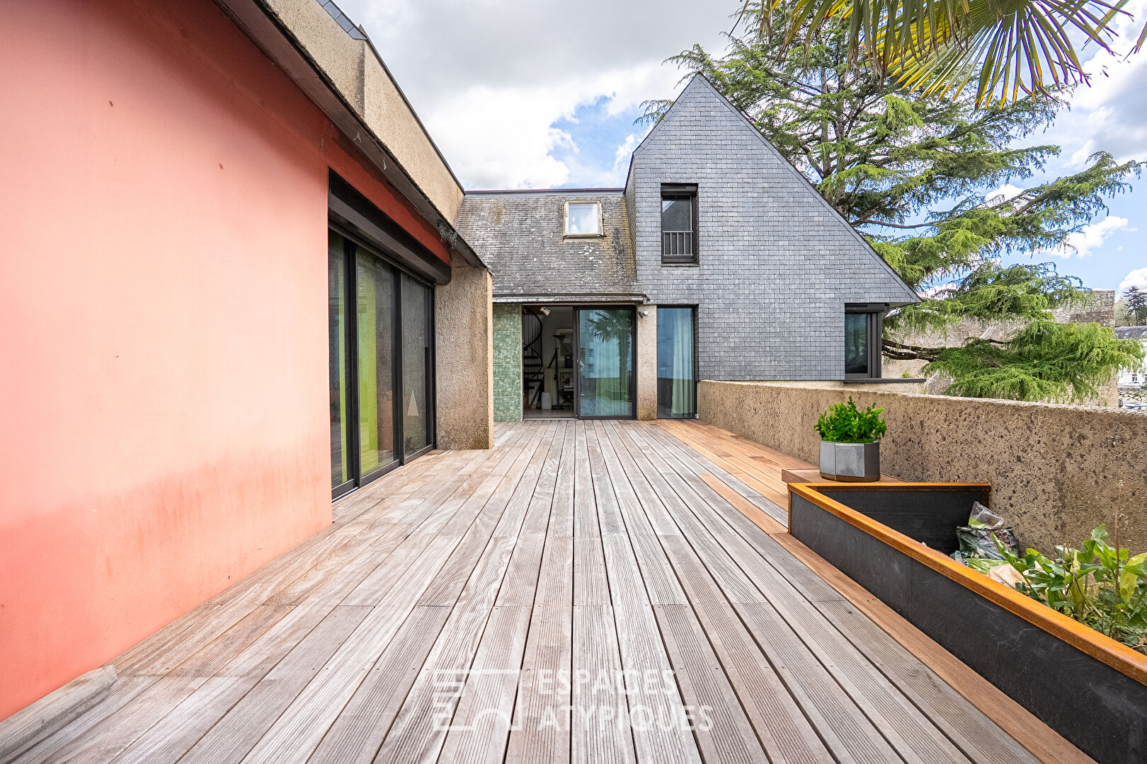 Maison d’architecte au coeur d’Hennebont, avec jardin, terrasse et vue sur le Blavet