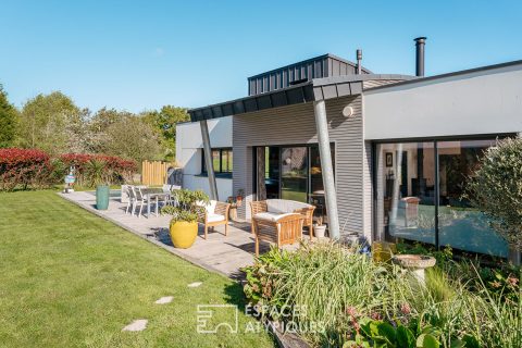 Belle contemporaine et sa dépendance proche des plages et des commerces