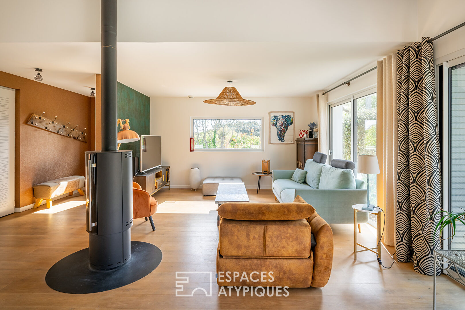 Belle contemporaine et sa dépendance proche des plages et des commerces