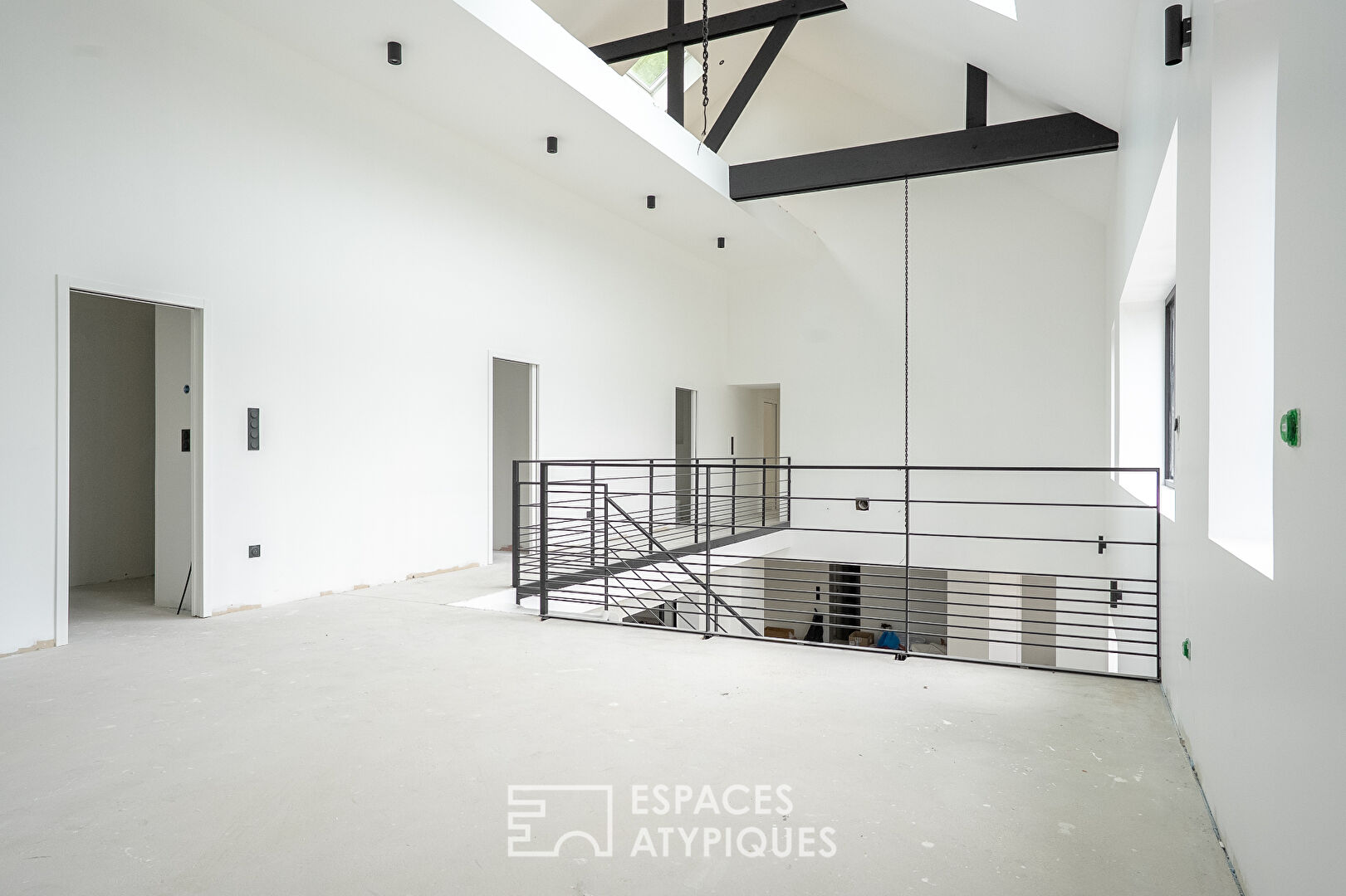 Contemporary loft facing the Blavet with swimming pool and roof terrace