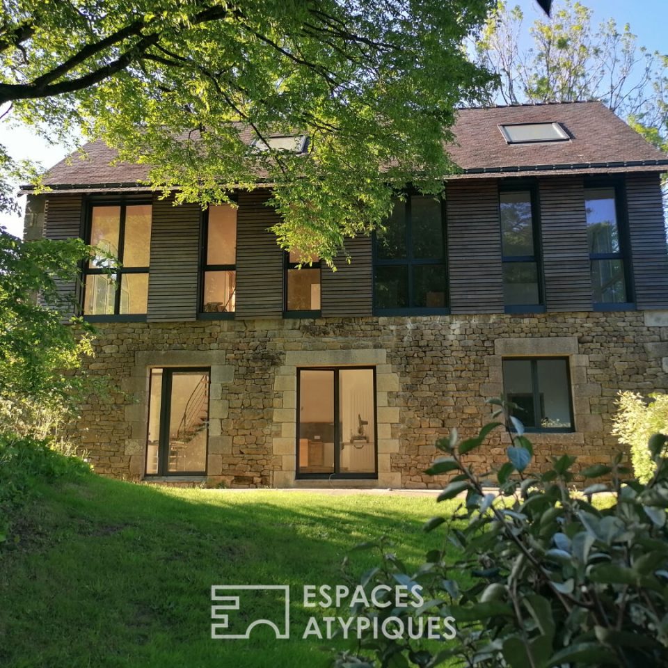 Grange du XVIe siècle réinventée avec élégance