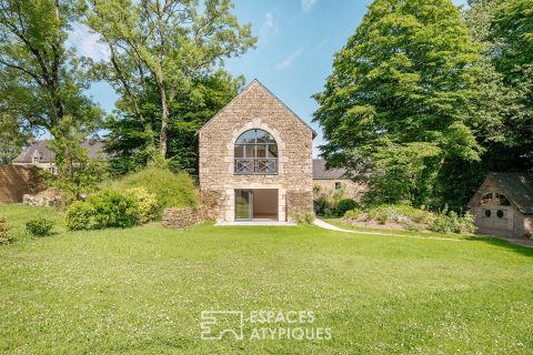 Grange du XVIe siècle réinventée avec élégance