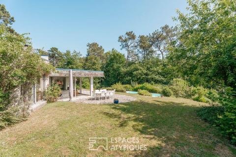Maison d&rsquo;architecte avec piscine au coeur du Bois du Vincin