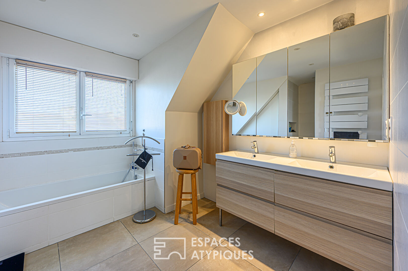 Belle maison de ville familiale rénovée dans quartier recherché