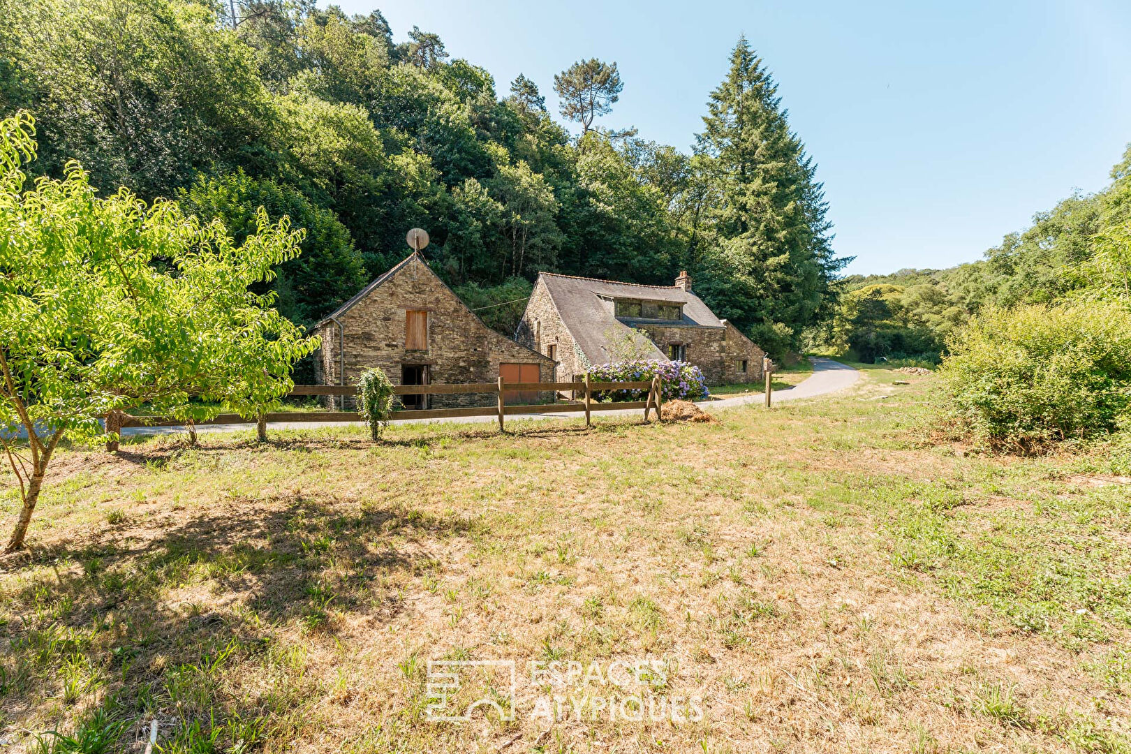 Ancien moulin à eau près de Rochefort-en-Terre à rénover