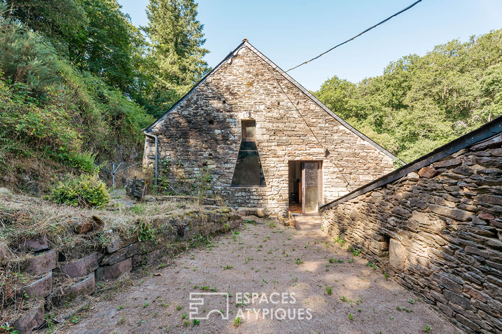 Ancien moulin à eau près de Rochefort-en-Terre à rénover