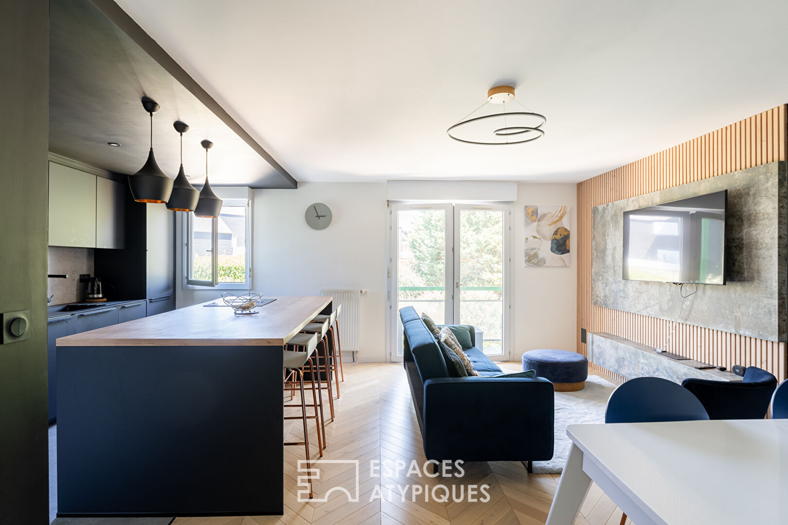 Appartement rénové avec garage et balcon à Vannes