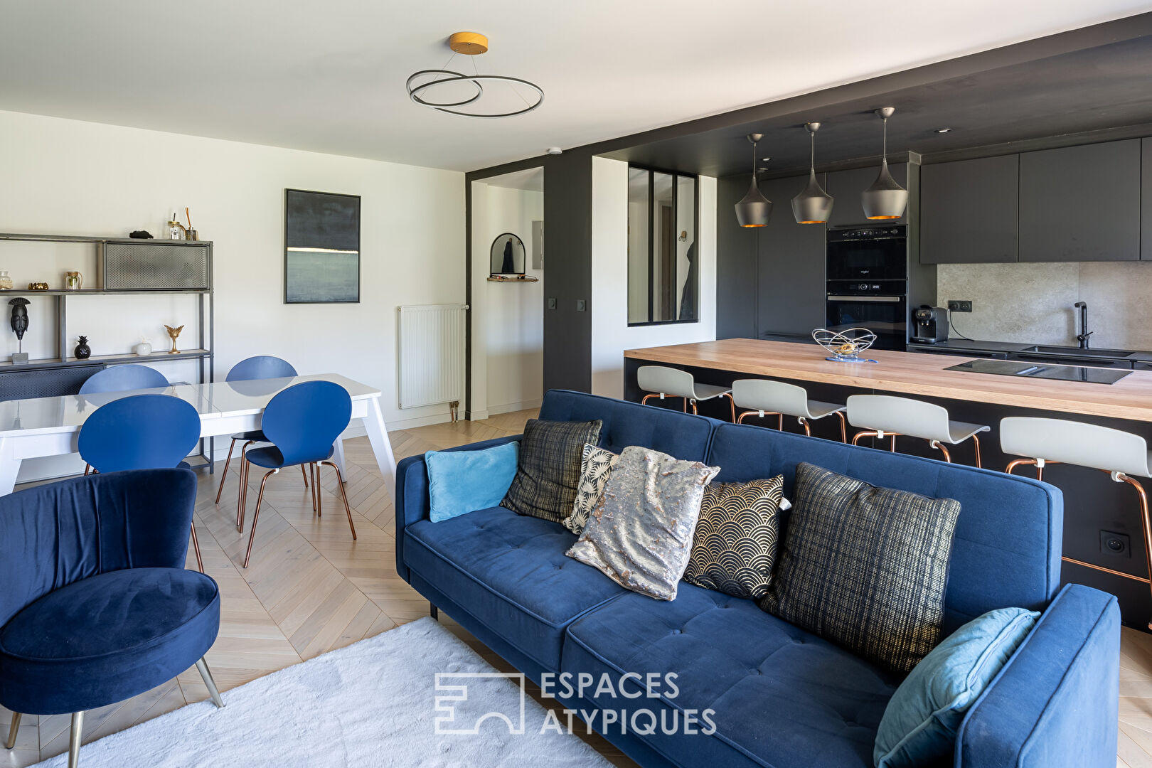 Appartement rénové avec garage et balcon à Vannes