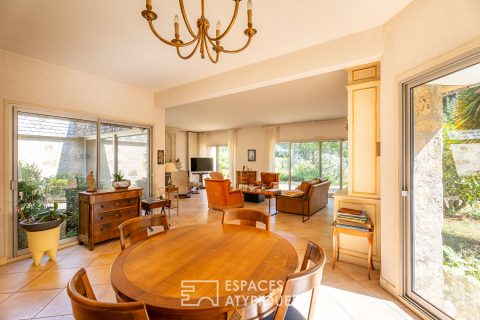 Maison de plain-pied de 183m2, signée Yves Guillou, au calme d&rsquo;une impasse