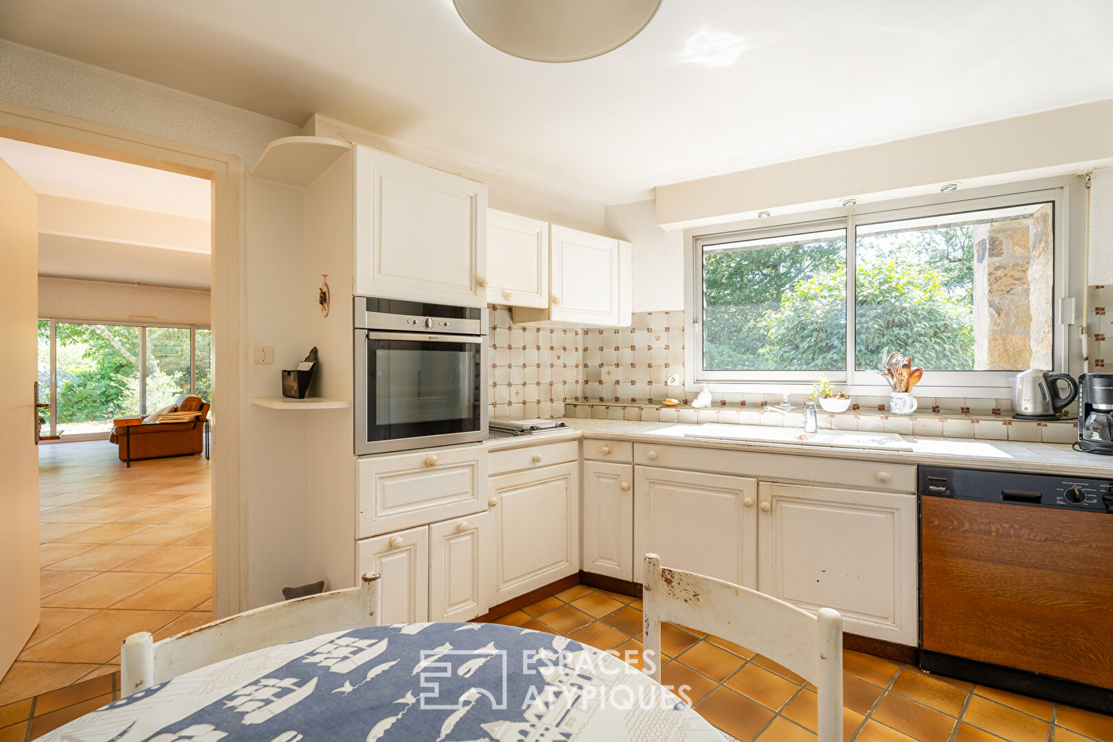 Maison de plain-pied de 183m2, signée Yves Guillou, au calme d&rsquo;une impasse