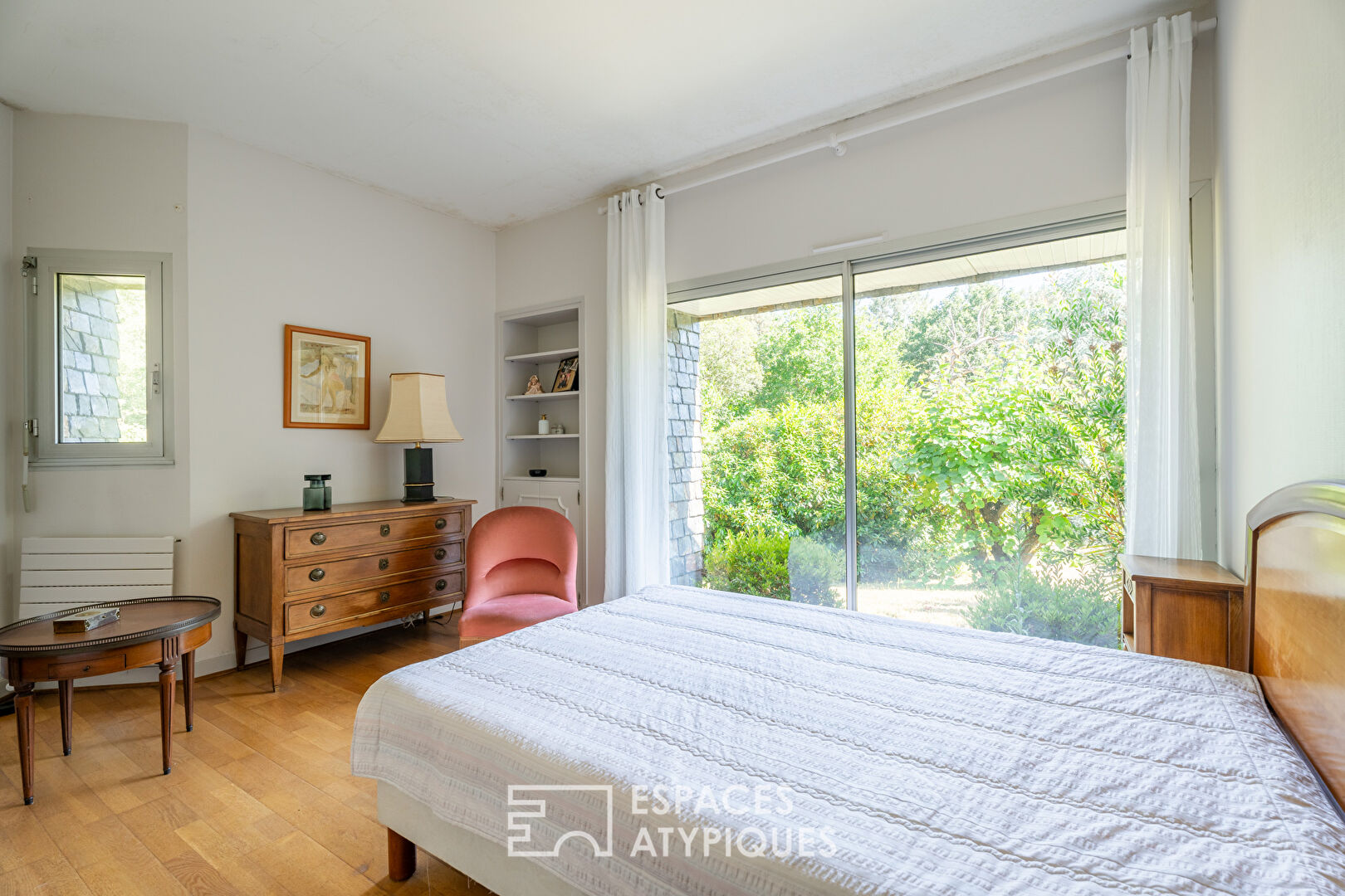 Maison de plain-pied de 183m2, signée Yves Guillou, au calme d&rsquo;une impasse