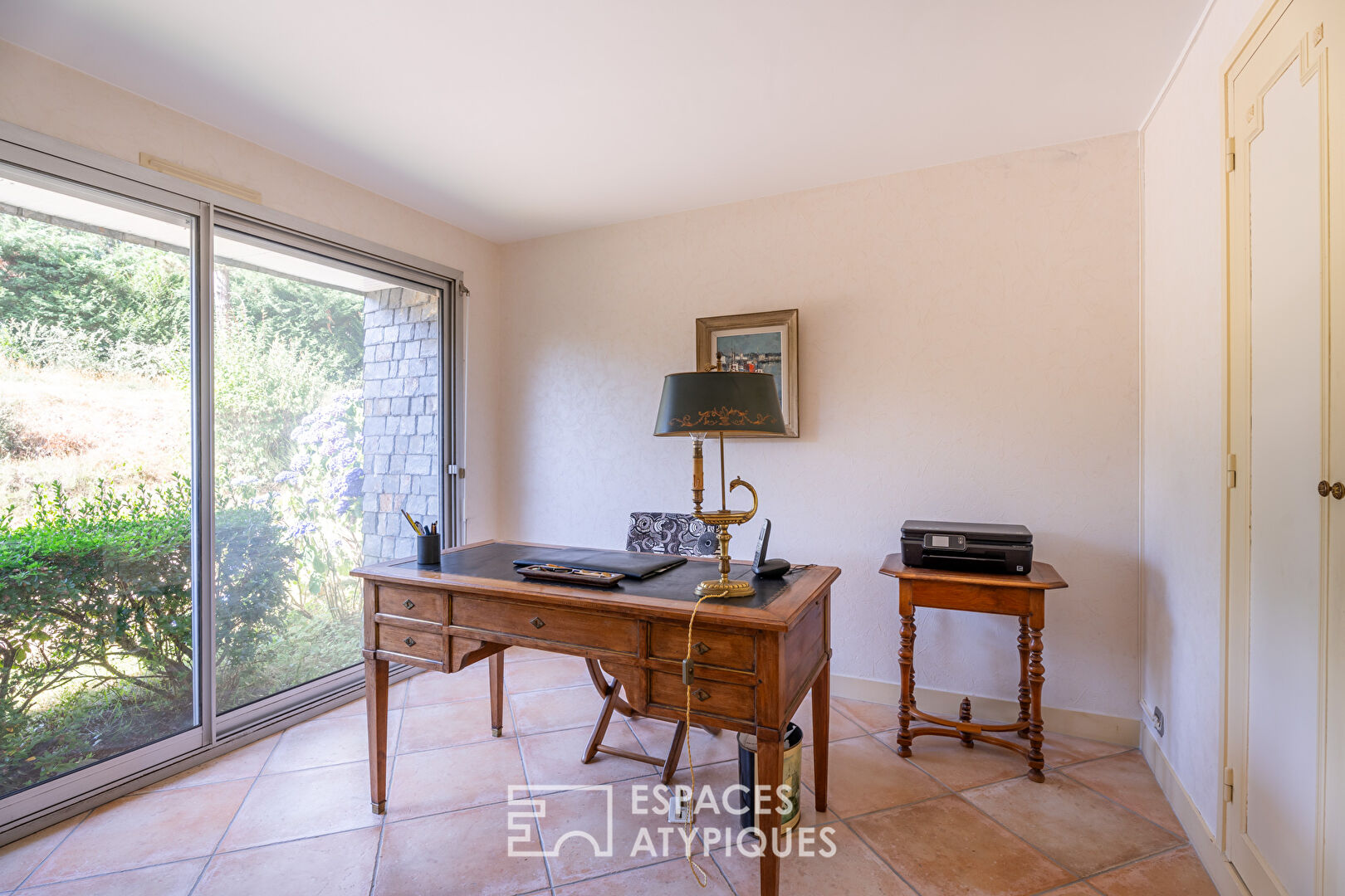 Maison de plain-pied de 183m2, signée Yves Guillou, au calme d&rsquo;une impasse