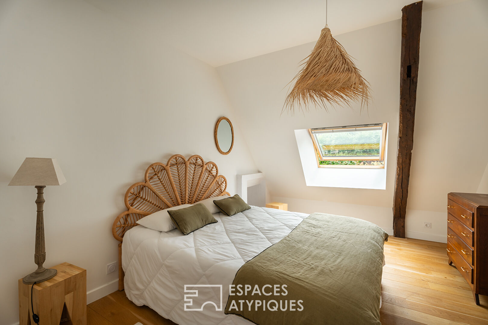 House with unique charm near the ramparts of Auray